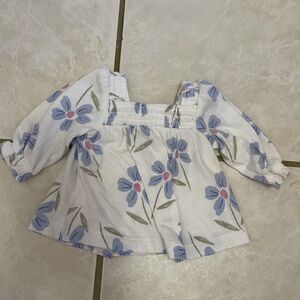 923. Carter's Blouse Size Newborn